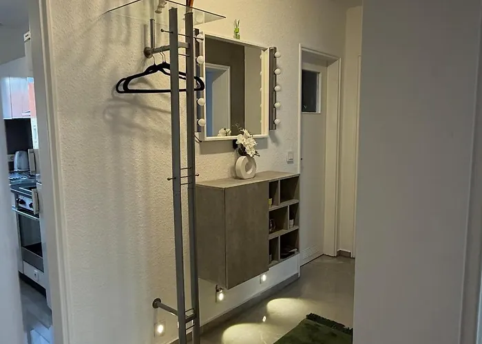 Oe Signature Living, 3 Buisness *